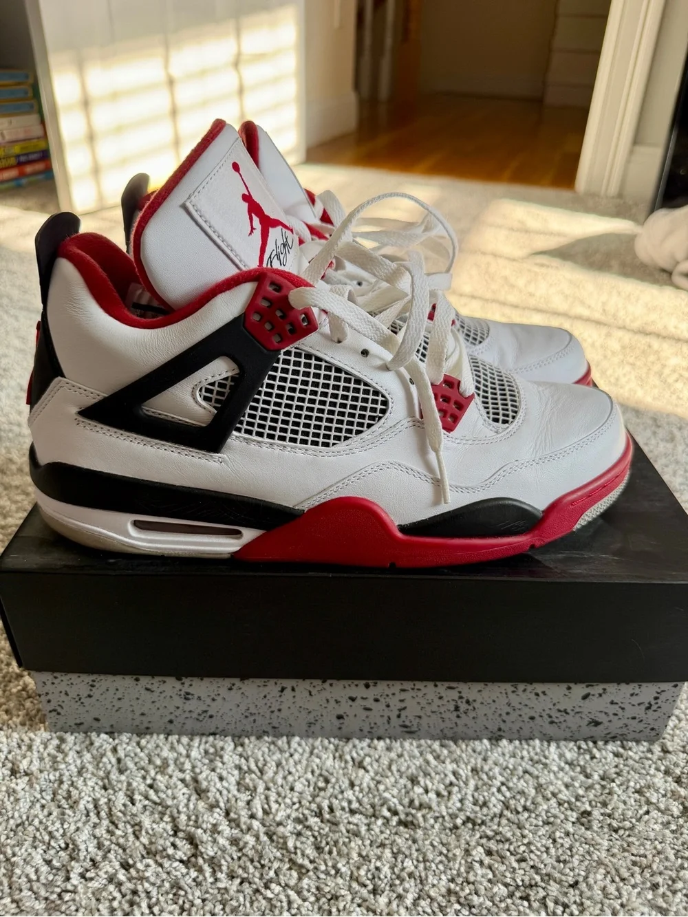 Air Jordan Retro 4 White/Varsity Red-Black